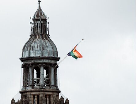 Stories - Pride in motion: Amsterdam Pride between protest and the Canal Parade